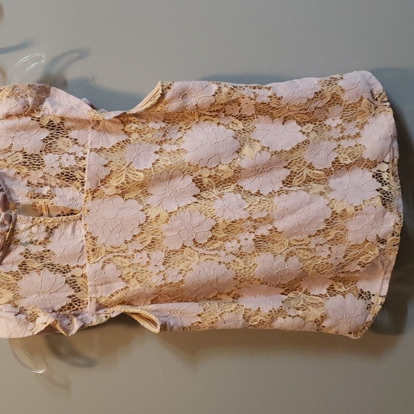 Monteau NWT Floral Lace Ruffle Cap Sleeve Lined Top, Small - Picture 4 of 7